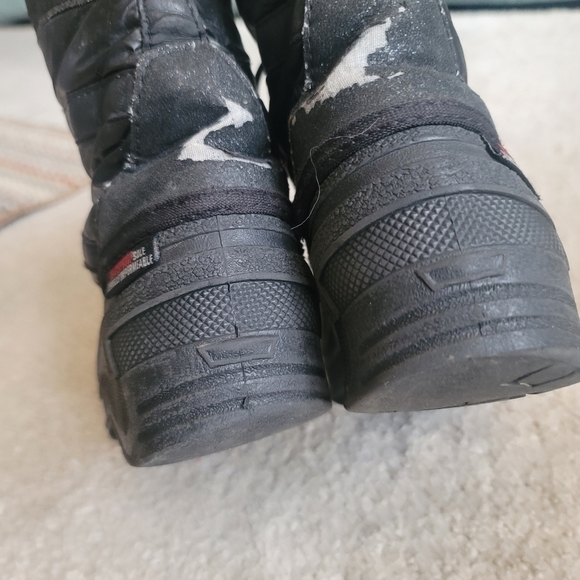 Winter Boots for Girls Size 1 in Black - Picture 11 of 14